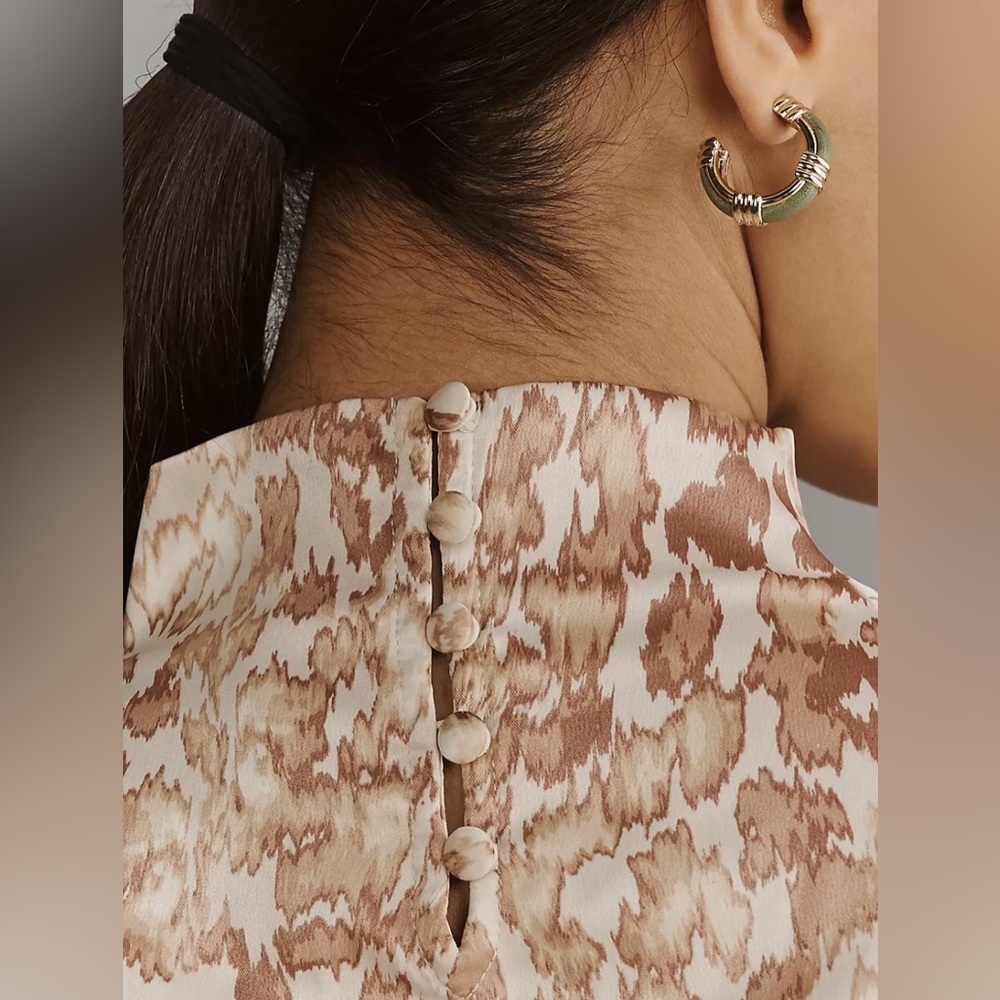 NWT Anthropologie Mock Neck
Draped Blouse Elegant Cream Sleeveless Top - Picture 4 of 8